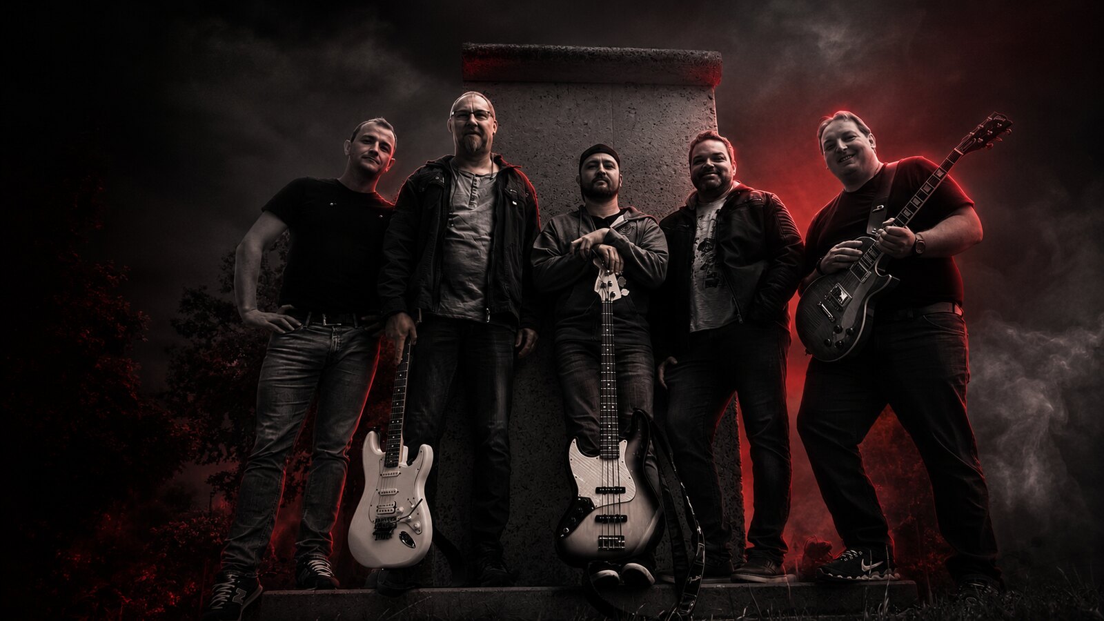 Die fünf Musiker von Next Chapter mit ihren Instrumenten
